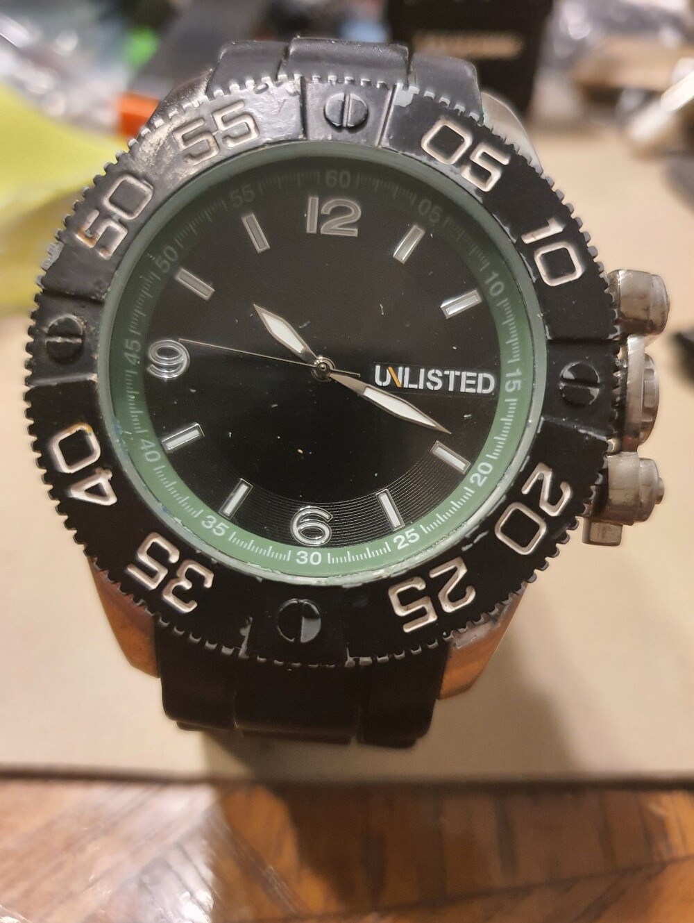 Unlisted By Kenneth Cole Silver/Black Rubber Strap Diver Style Men's Watch
